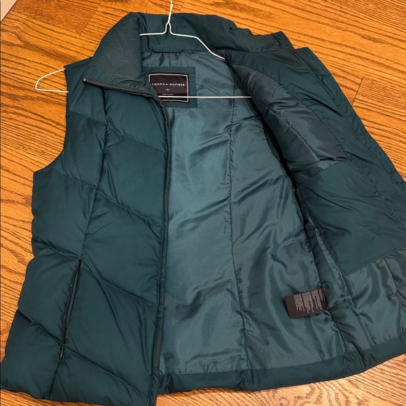 Stunning Tommy Hilfiger teal color size Small puffer vest - Picture 6 of 12